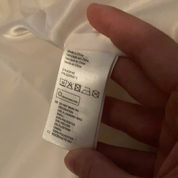 H&M ivory open front blazer with gold sequin trim - Picture 5 of 5